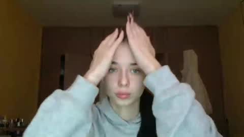 Yuliia online show from 12/22/25, 10:01