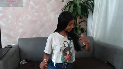 Snapshot of yuliethpetite chatting on 04/30/26, 01:17 yuliethpetite online show from 04/30/26, 01:17
