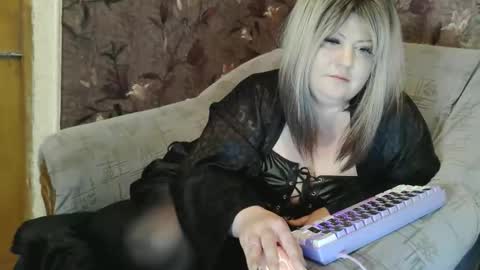 yuliiared online show from 04/18/26, 07:58