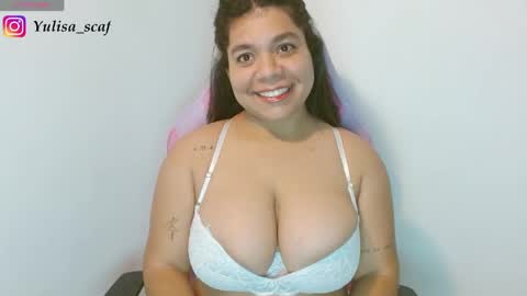 Snapshot of yulissa18 chatting on 05/01/26, 08:35 Yuli and SaraIndependent model online show from 05/01/26, 08:35