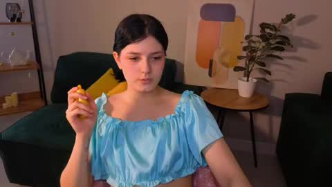 Yumi online show from 03/07/26, 02:14