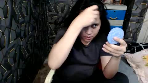 Snapshot of yumi_white chatting on 10/16/25, 10:33 yumi online show from 10/16/25, 10:33