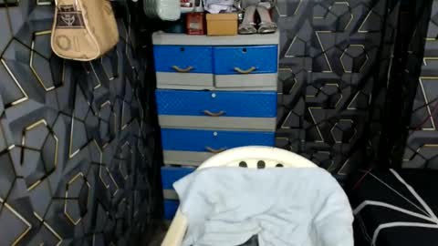 Snapshot of yumi_white chatting on 06/05/26, 12:28 yumi online show from 06/05/26, 12:28