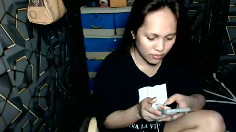 Snapshot of yumi_white chatting on 06/18/26, 05:41 yumi online show from 06/18/26, 05:41
