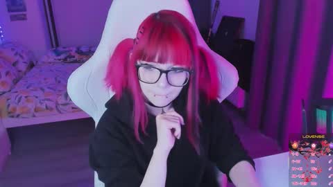 Yumi 3 online show from 09/15/25, 03:39