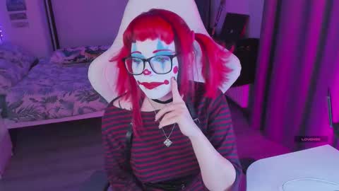 Yumi 3 online show from 10/11/25, 06:28