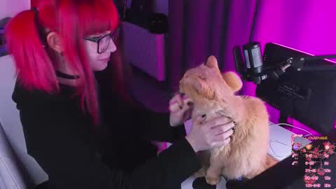 Yumi 3 online show from 10/16/25, 12:55