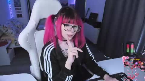 Yumi 3 online show from 06/15/26, 02:36