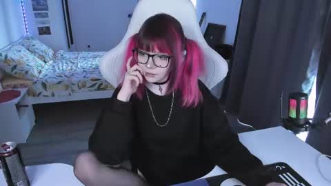 Yumi 3 online show from 06/17/26, 07:00