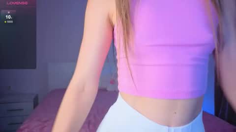 Yumi online show from 09/19/25, 05:09