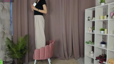 Snapshot of yummy_lamii chatting on 05/12/26, 11:40 Cindey online show from 05/12/26, 11:40