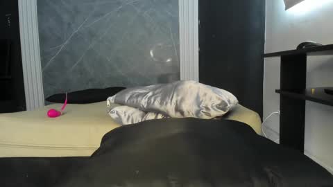 Yummyduo online show from 03/11/25, 06:41