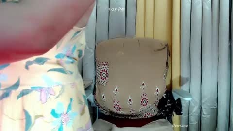 Snapshot of yummyhottits chatting on 04/27/26, 07:28 nemay online show from 04/27/26, 07:28