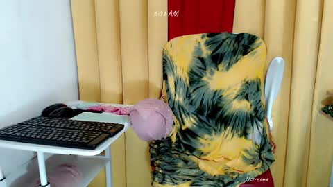 Snapshot of yummyhottits chatting on 05/12/26, 10:51 nemay online show from 05/12/26, 10:51