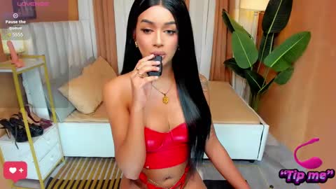 Goddes Renalyn online show from 01/06/25, 09:30