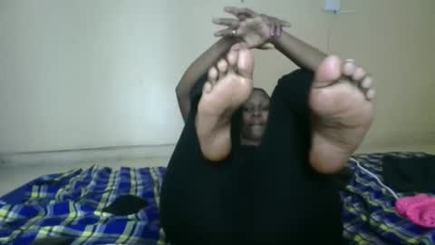 yummytitiess online show from 12/02/25, 06:47