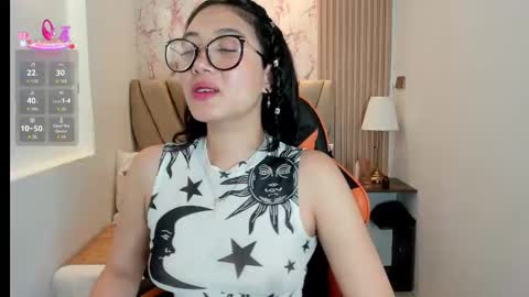 Yuna  online show from 09/27/25, 02:55