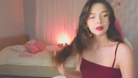 Snapshot of yuna_sunshy chatting on 10/22/25, 12:33 Yuna online show from 10/22/25, 12:33