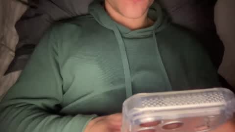 Snapshot of yungbull06 chatting on 01/16/26, 04:49 Yung Bull online show from 01/16/26, 04:49