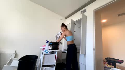 BbyTSSLut online show from 10/02/25, 10:17