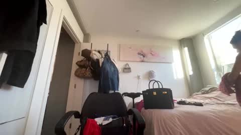 BbyTSSLut online show from 12/14/25, 11:42