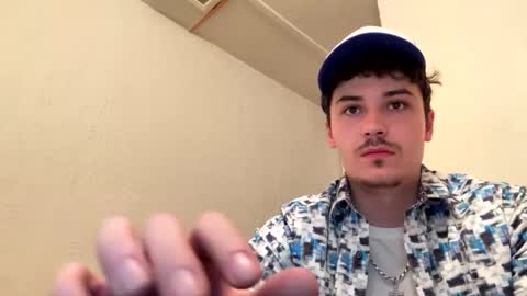 yungstudbev online show from 10/08/25, 05:38