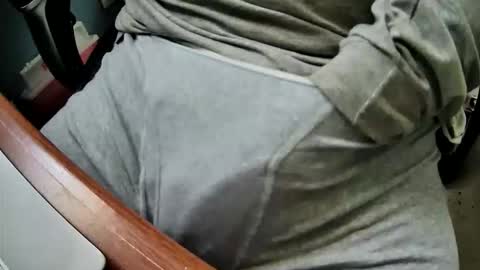 yuppers1234 online show from 10/15/25, 04:18