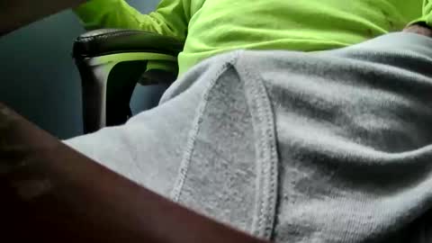 yuppers1234 online show from 11/25/25, 05:57