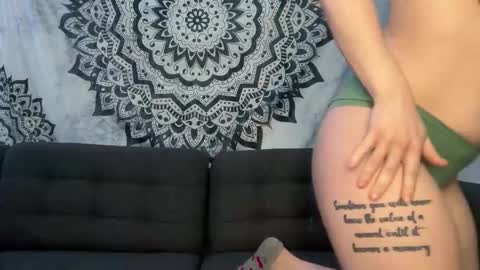 yurdreams_22 online show from 03/02/26, 02:35