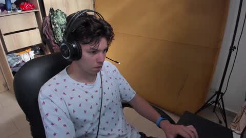 yurii_moody online show from 12/27/24, 08:07