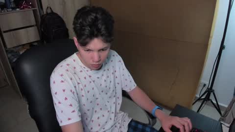 yurii_moody online show from 12/28/24, 05:23