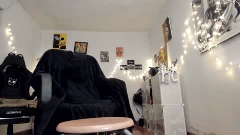 paola online show from 02/02/25, 11:00