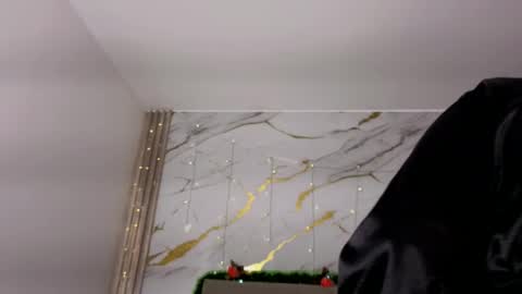 Yutori online show from 12/21/25, 05:03