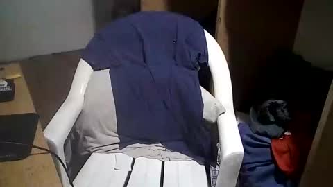 Yuumi online show from 10/10/25, 08:46