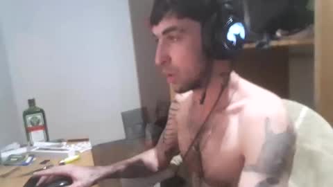 Yuumi online show from 10/17/25, 05:32