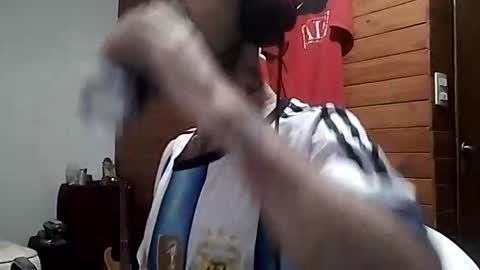 Yuumi online show from 04/12/26, 05:45