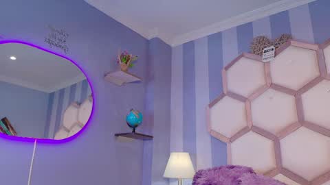 yvi online show from 04/07/26, 12:05