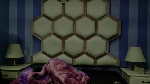 Snapshot of yvi_taylor chatting on 05/04/26, 12:12 yvi online show from 05/04/26, 12:12