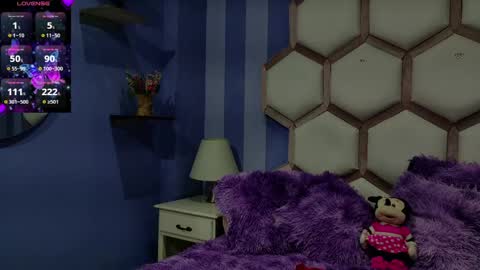 Snapshot of yvi_taylor chatting on 05/05/26, 12:13 yvi online show from 05/05/26, 12:13