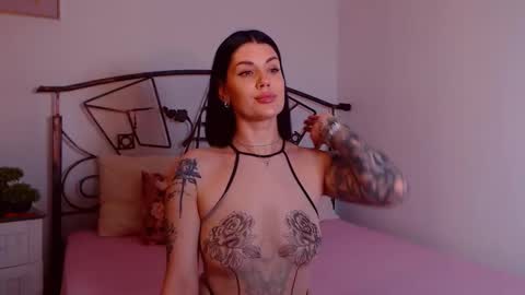 I V Y   online show from 02/19/26, 09:55