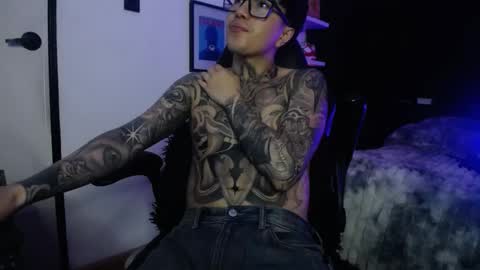 zac_muller1 online show from 11/15/25, 08:44