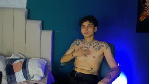 Snapshot of zacck_tattoo chatting on 07/22/26, 04:48 Zack online show from 07/22/26, 04:48
