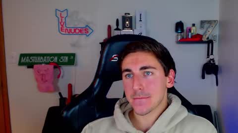 Snapshot of zach_rhyder chatting on 12/17/24, 02:44 Zach Rhyder online show from 12/17/24, 02:44