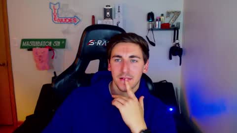 Snapshot of zach_rhyder chatting on 02/19/25, 02:55 Zach Rhyder online show from 02/19/25, 02:55