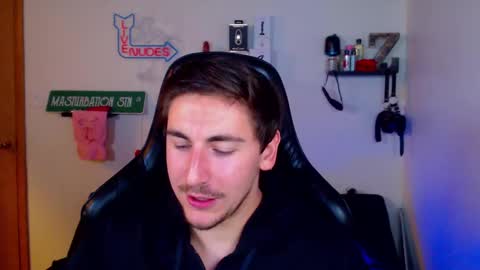 Snapshot of zach_rhyder chatting on 03/03/25, 02:15 Zach Rhyder online show from 03/03/25, 02:15