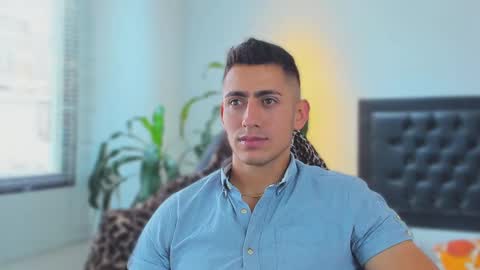 zachpri20 online show from 09/28/25, 04:01