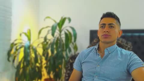 zachpri20 online show from 10/13/25, 05:51