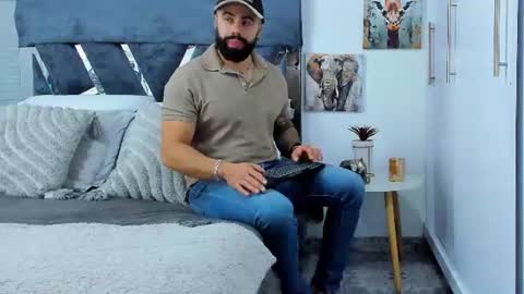 Richard online show from 06/17/26, 01:56