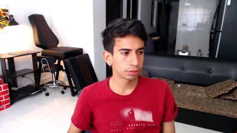 Snapshot of zack_kingg chatting on 12/09/24, 02:39 Zack King online show from 12/09/24, 02:39