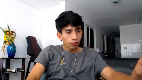 Snapshot of zack_kingg chatting on 12/13/24, 03:21 Zack King online show from 12/13/24, 03:21